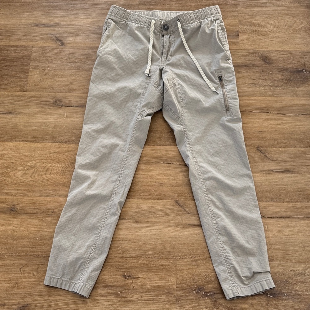 Vuori Taupe/Khaki Womenβs Ripstop Pant, Size M - Picture 5 of 13